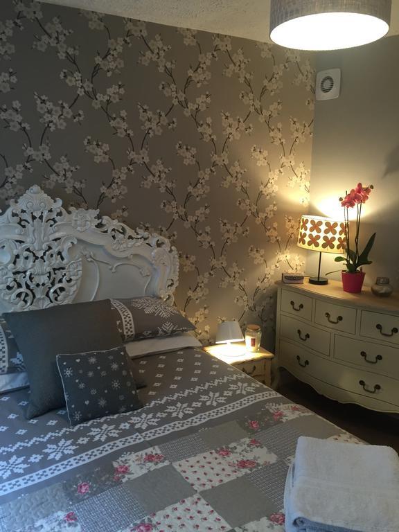 Georgian City Apartment At Thomas Street Double Bedroom And Two Single Trundle Beds Bath Exterior foto